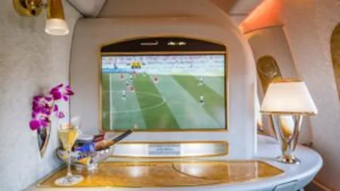 巴萨西甲领跑，29轮狂轰82球，巴黎79球紧追，拜仁78球紧逼不舍